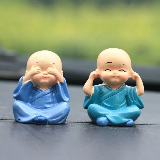 "Regalo de figura decorativa de monje para coche"